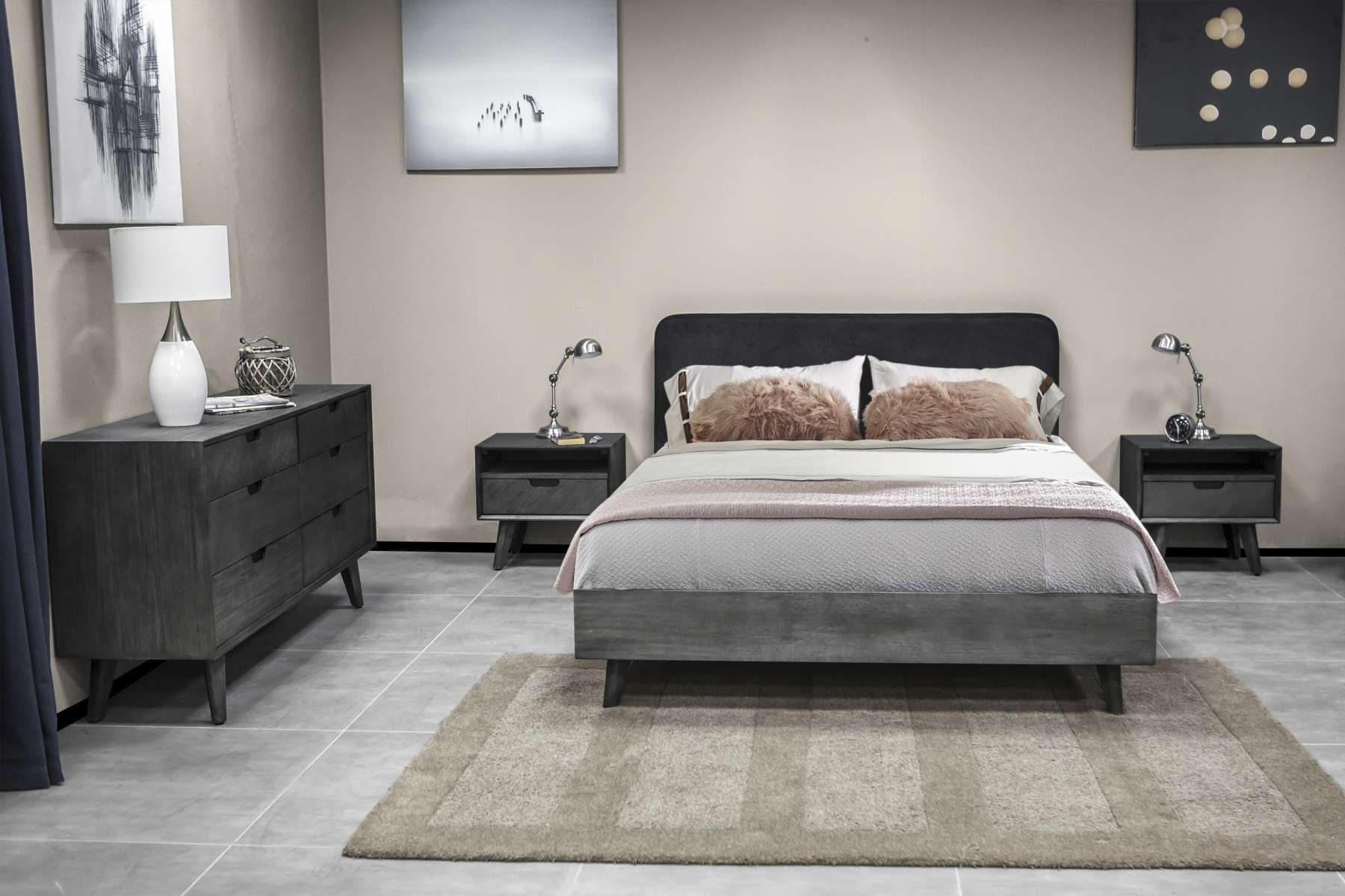 Mohave 4 Piece Acacia Queen Bedroom Set with Dresser and Nightstands By Armen Living
