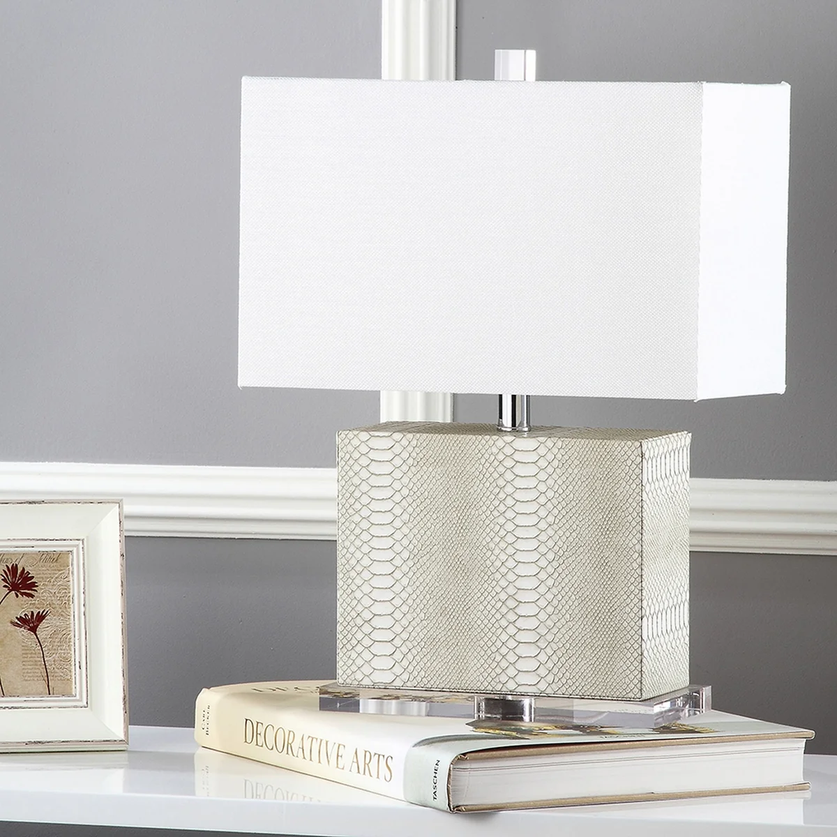 Safavieh Delia 20.5-Inch H Table Lamp - Cream