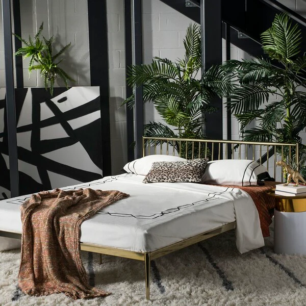 Safavieh Eliza Metal Bed - Gold